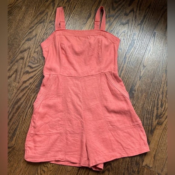 Old Navy Coral Linen-Blend Sleeveless Romper - Picture 2 of 3